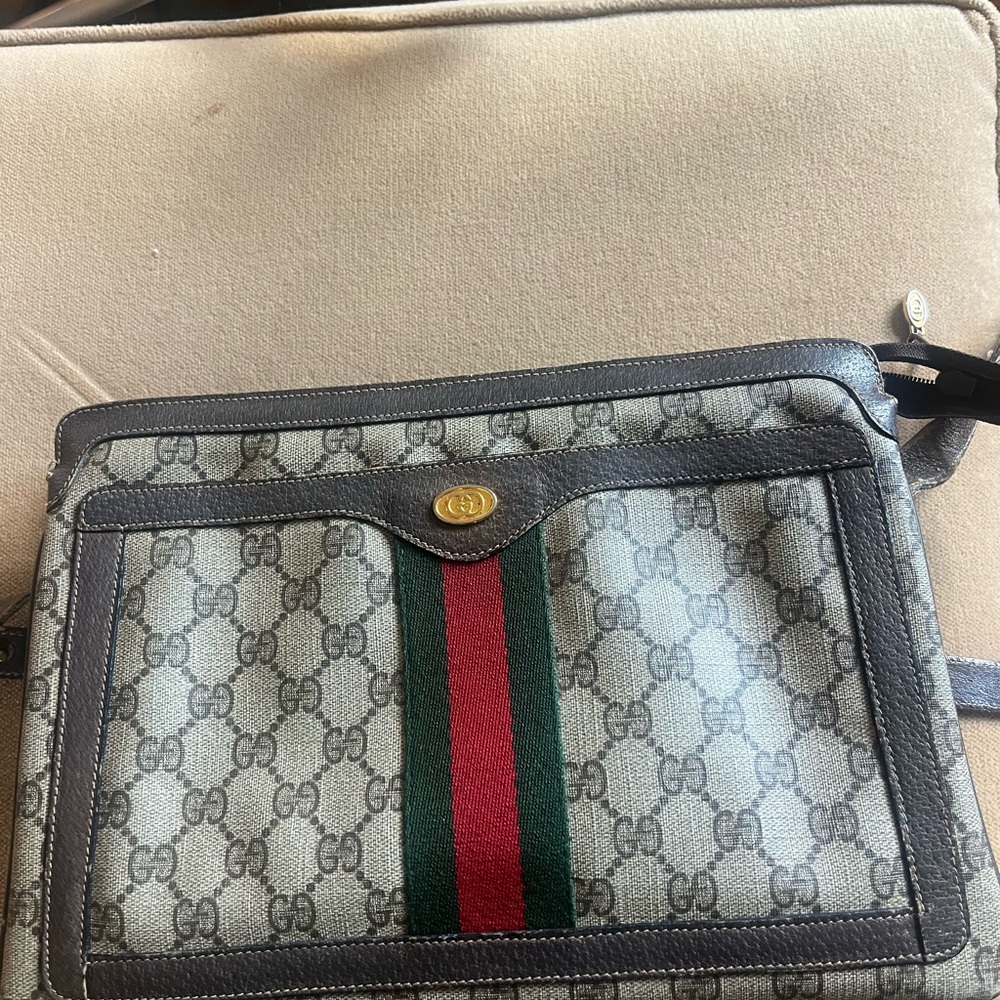 Vintage classic gucci crossbody bag